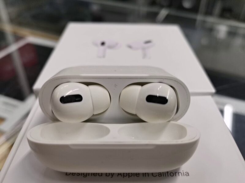 Airpods Pro With Wireless Charging Case | mit Originalverpackung | Zustand: Gut – Bild 3