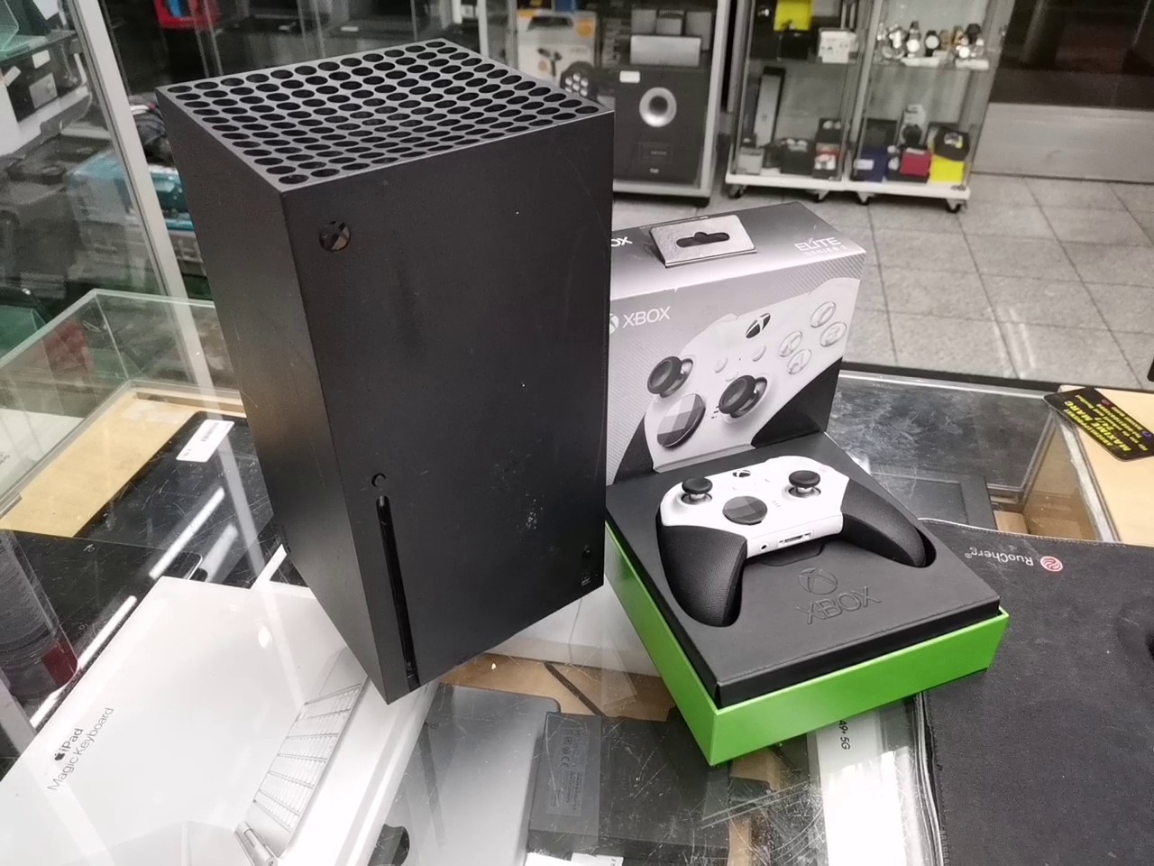Xbox Series X - 1TB | Mit Kratze | Zustand: In Ordnung | Farbe: schwarz – Bild 4