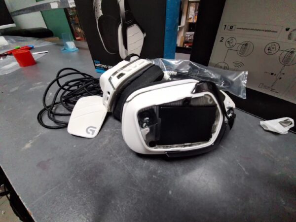 Logitech G933 Artemis Spectrum Snow | mit Originalverpackung | ohne Stick | Zustand: In Ordnung – Bild 3