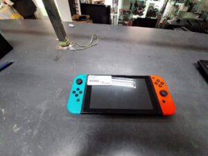 Nintendo Switch | ohne Zubehör  | Zustand: Gut | Farbe: schwarz