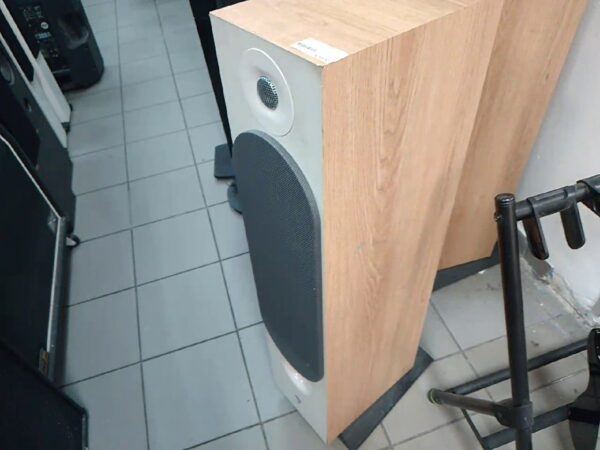 focal Chora 826 1st | Standlautsprecher  | Zerkratzt – Bild 4