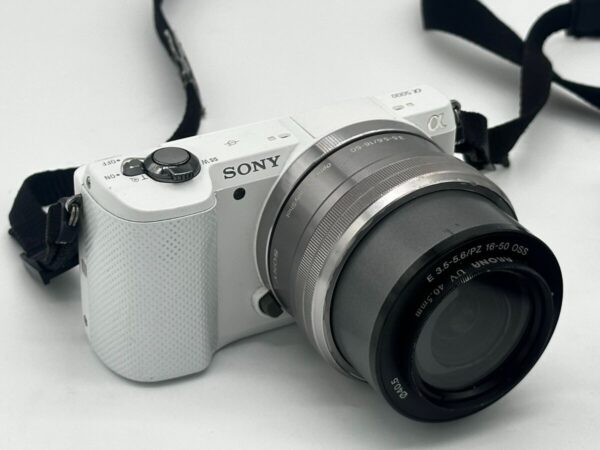 Sony Alpha A5000 20.1mp Digitalkamera | Mit Ladegerät  |   Tasche  | Zustand: Sehr Gut