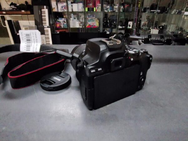 Canon Eos 250 mit Objektiv | EF-S 18-55mm f | 3.5-5.6 III mit 2Akkus+ mit Ladegerät mit 
Tasche schwarz  | Zustand: Sehr Gut – Bild 4