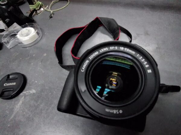 Canon Eos 250 mit Objektiv | EF-S 18-55mm f | 3.5-5.6 III mit 2Akkus+ mit Ladegerät mit 
Tasche schwarz  | Zustand: Sehr Gut – Bild 5