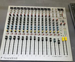 Mischpult Soundcraft Spirit E12 | Zustand: Sehr Gut