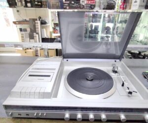 Philips Stereo Music Centre 1231 | Vintage Plattenspieler Radio Vinyl Kassette 3 in 1 | Play von Kasseette geht nicht (Rew | Wind funktioniert) | Zustand: Gut