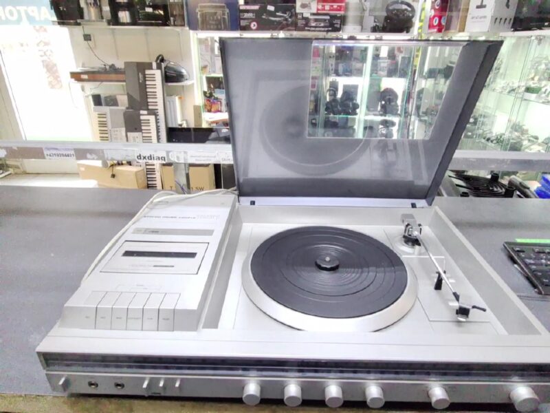 Philips Stereo Music Centre 1231 | Vintage Plattenspieler Radio Vinyl Kassette 3 in 1 | Play von Kasseette geht nicht (Rew | Wind funktioniert) | Zustand: Gut