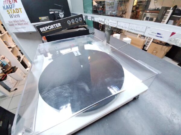 Pro-ject E1 | Plattenspieler zustand neuwertig | aber große Kratzer auf der Abdeckung | Zustand: Gut – Bild 3