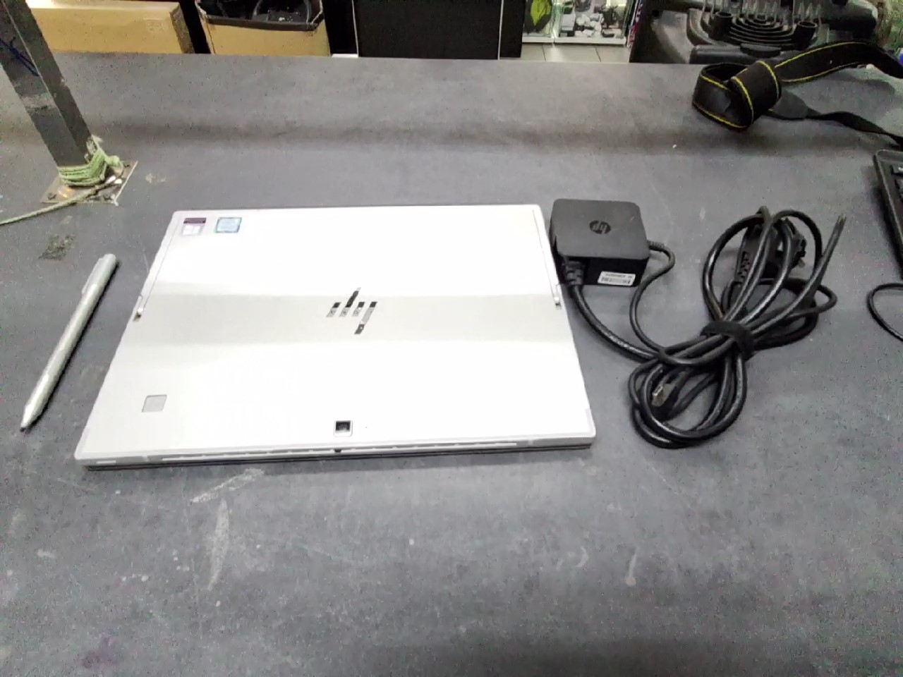 Hp Elite X2 G4 Tablet Lte mit Tastatur | i5-8265 8Gb Ram | 256Gb SSD | mit Ladegerät und Stift | Zustand: Gut – Bild 3