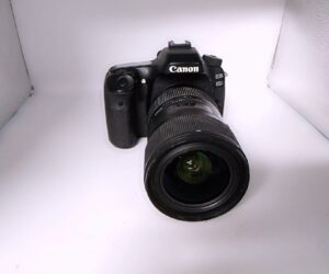 Canon EOS 80D 24.2 MP DSLR-Kamera  | mit Objektiv Sigma 18-35mm 1:1.8DC  | Zustand: Sehr Gut
