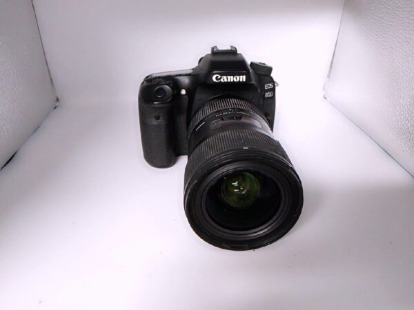 Canon EOS 80D 24.2 MP DSLR-Kamera  | mit Objektiv Sigma 18-35mm 1:1.8DC  | Zustand: Sehr Gut