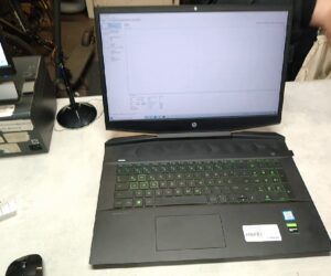 Hp 17-cd0921ng  laptop    | I5-9300h  | 8GB RAM  | 512GB SSD mit GTX 1650 4GB 7Ladegerät | Zustand: Sehr Gut