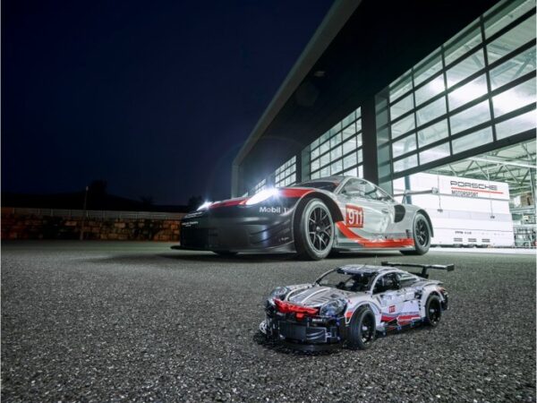 Lego Technic - Porsche 911 Rsr | mit Originalverpackung  | Zustand: Neu – Bild 5