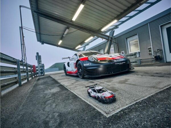 Lego Technic - Porsche 911 Rsr | mit Originalverpackung  | Zustand: Neu – Bild 6