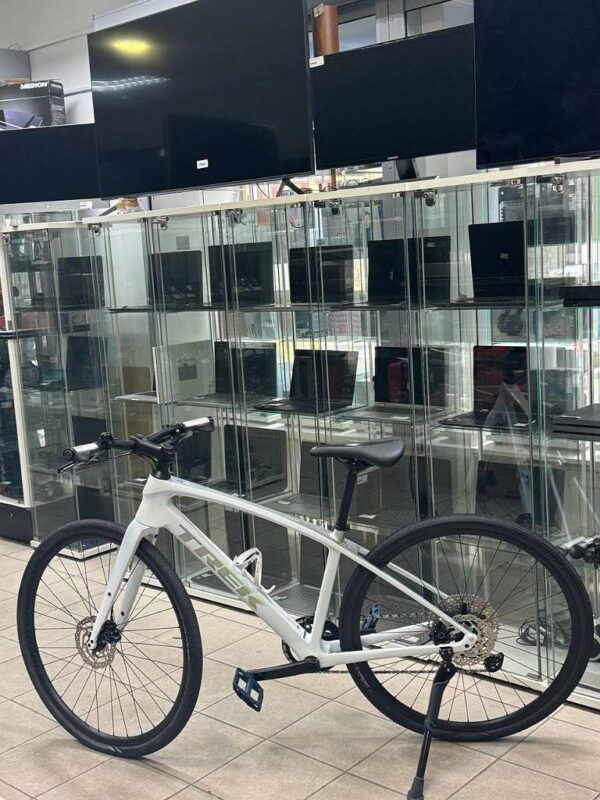 Trek FX Sport 4 Carbon S Trek White | Farbe: TREK ITE
Geschlecht: Uni
Zustand: Neu
Rahmengröße: S