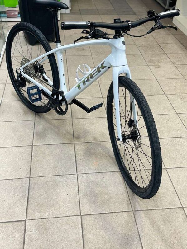 Trek FX Sport 4 Carbon S Trek White | Farbe: TREK ITE
Geschlecht: Uni
Zustand: Neu
Rahmengröße: S – Bild 2