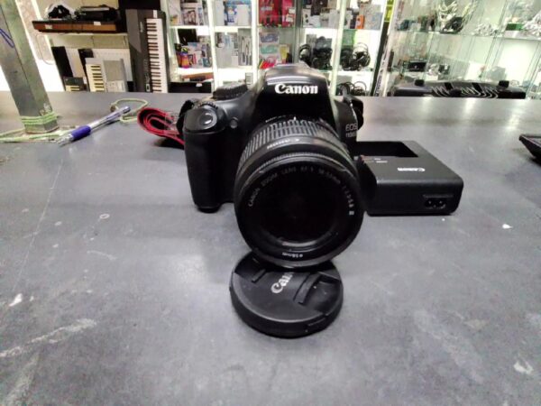 Canon EOS 1100  | mit EF-S 18-55 mm f | 3.5-5.6 DC III Objektiv | mit 1 Akku+ Ladegerät | Tasche als Geschenk | Zustand: Sehr Gut – Bild 2