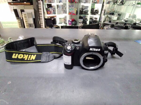 Nikon D D60 10.2MP Digitalkamera | mit 1 Akku und Ladegerät | Zustand: Gut – Bild 2