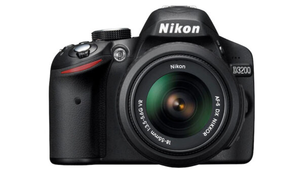 Nikon D3200 | 1 Akku und Ladegerät | Zustand: Gut