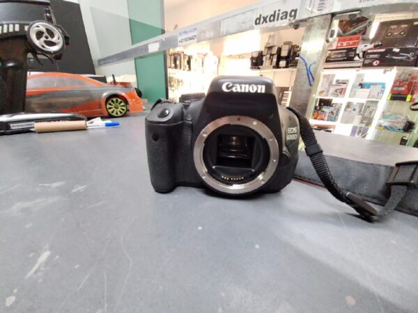 Canon Eos 600d Slr-digitalkamera | nur Gehäuse | ohne Akku | ohne Ladegerät | ohne Objektiv | Zustand: Gut – Bild 2