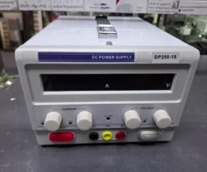Kompaktes Labornetzgerät DP250-1S | ohne Strom Kabel | das Gerät sollte vor Ort vom Käufer ausgetestet werden. Bei dem Gerät können wir keine Garantie auf vollständige Funktionalität geben | Zustand: Gut