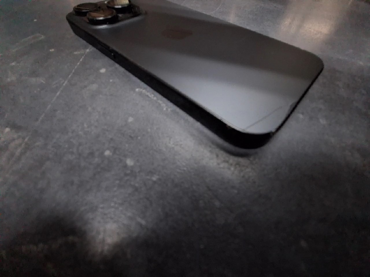 iPhone 15 Pro 256GB | Garantie Gültig bis: 27 Dezember 2024 Hinten Sprung (Sieh Foto) | SimLock: Frei | Zustand: Gut | Farbe: schwarz | Akku: 100% – Bild 4