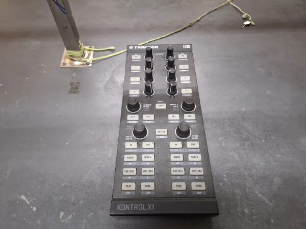 Native Instruments TRAKTOR KONTROL X1 |   | Zustand: Gut – Bild 2