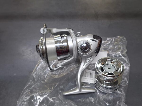 Kamasaki Thunder Spin 4000 Angelrolle | Zustand: Wie Neu