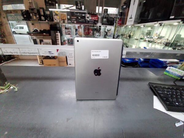 IPad 6 Generation 32Gb | Display hat ein Fleck | Zustand: Gut – Bild 5