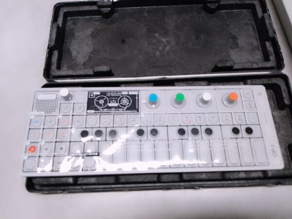 Teenage Engineering OP1 Controller | model:TE002  | mit Originalverpackung | Zustand: Wie Neu – Bild 2