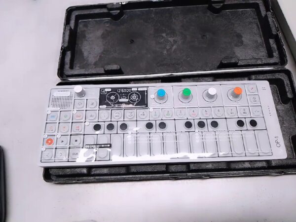 Teenage Engineering OP1 Controller | model:TE002  | mit Originalverpackung | Zustand: Wie Neu – Bild 3