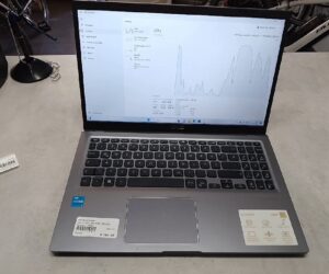 Asus SonicMaster x515  | Core i3-115G4  |  8GB RAM  |  256 SSD  | 
Windows 11 Home  | Zustand: Sehr Gut