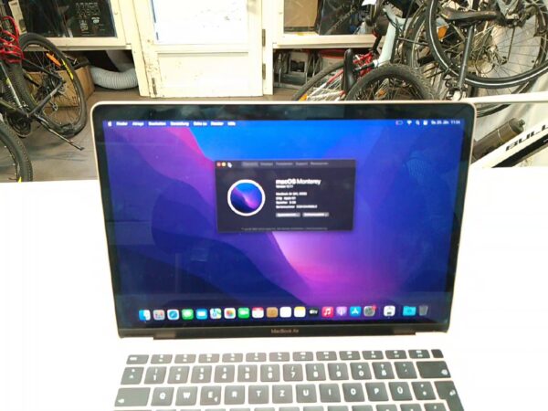 Macbook Air M1 2020 13 Zoll  | 8GB RAM | 256GB SSD | Zyklen :19
Ohne Ladegerät  | Zustand: Wie Neu – Bild 2