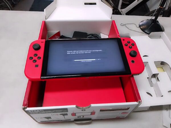 Nintendo Switch OLED | mit Originalverpackung | Zustand:: Sehr Gut | Farbe: rot – Bild 2