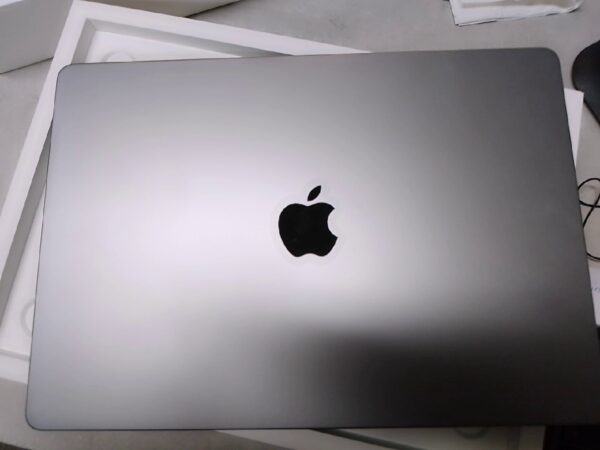 Apple Macbook Air 15 Zoll, Space Gray, M3  | Apple MacBook Air 15 | Space Gray | M3 - 8 Core CPU  |  10 Core GPU | 8GB RAM | 512GB SSD | DE | Zustand: Wie Neu – Bild 4