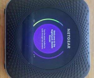 Netgear Mr1100 | mit Ladegerät gekratz | Zustand: Sehr Gut