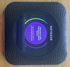 Netgear Mr1100 | mit Ladegerät gekratz | Zustand: Sehr Gut