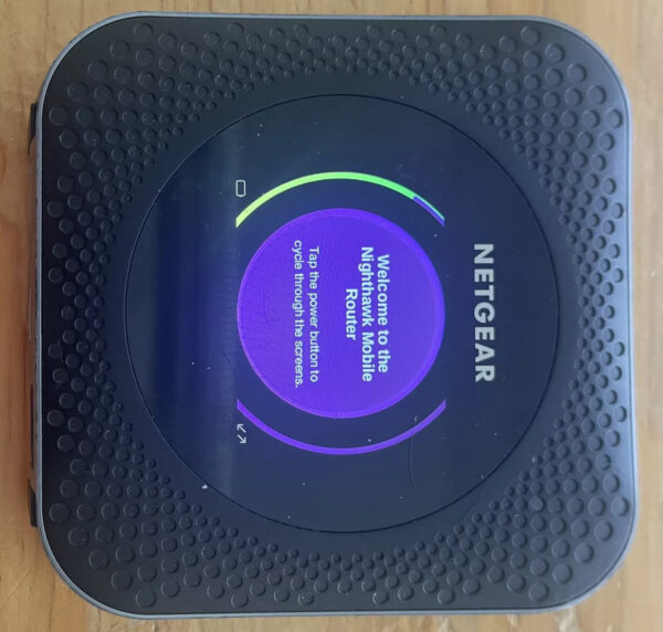 Netgear Mr1100 | mit Ladegerät gekratz | Zustand: Sehr Gut
