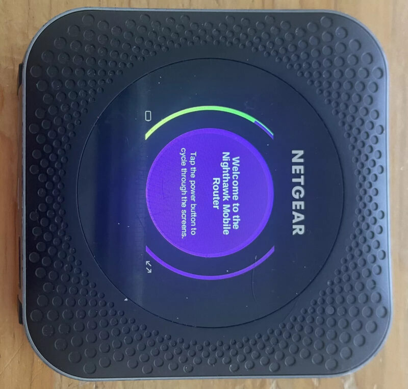 Netgear Mr1100 | mit Ladegerät gekratz | Zustand: Sehr Gut