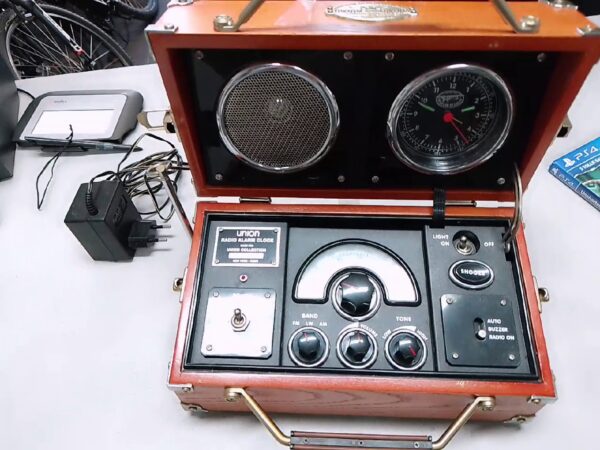 Retro-radio Spirit Of St. Louis Radio  | Alarm Clock S.O.S.L.  | Mit Ladegerät  | Zustand: Gut – Bild 2