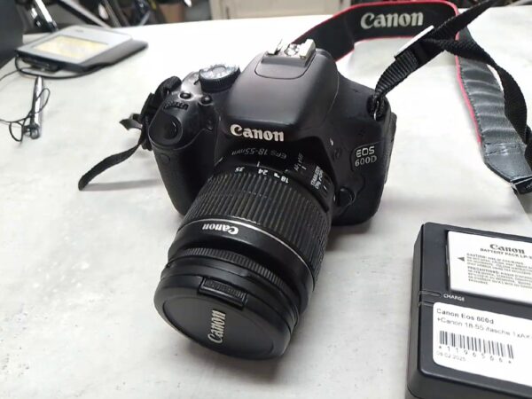 Canon Eos 600d  | +Canon 18-55  | tasche 2xAKKU+ladestation  | Zustand: Sehr Gut – Bild 2