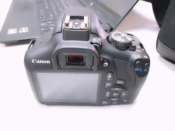 Canon Eos 2000D  | Tasche |  Mit Objektiv Canon EF LENS 50mm 1:1.8 STM | Zustand: Wie Neu – Bild 2