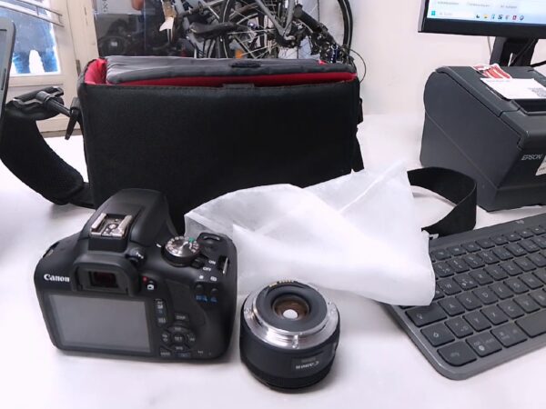 Canon Eos 2000D  | Tasche |  Mit Objektiv Canon EF LENS 50mm 1:1.8 STM | Zustand: Wie Neu – Bild 5