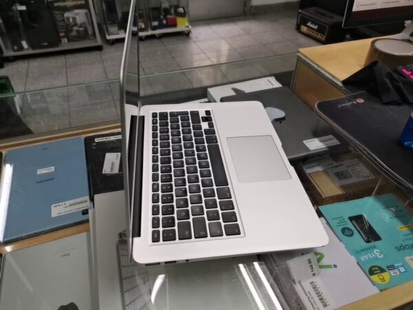 Macbook  Air (13 Zoll 2015 ) Core i5 |  4.00 GB 128 GB SSD 187 Ladezyklen  | Zustand: Gut – Bild 3