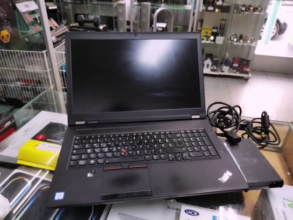 Lenovo Thinkpad P71, 17,3" Uhd, Xeon  | E3-1535M | 32GB RAM | 1 TB SSD | Quadro P4000 | Zustand: Gut – Bild 2