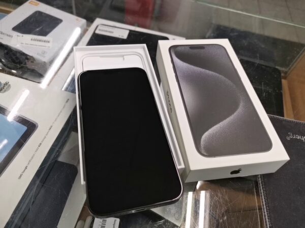 iPhone 15 Pro Max 256GB | mit Originalverpackung Garantie
Gültig bis: 22 Februar 2025 Akku 89 % | SimLock: Frei | Zustand: Sehr Gut | Farbe: grau – Bild 7