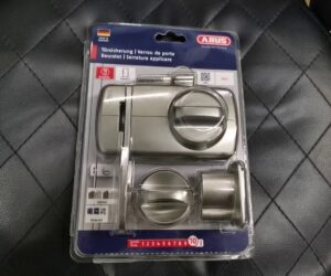 Abus Türzusatzschloss 7030 (sperrbügel, Silber, Din Anschlag: Universell Einsetzbar, Geeignet Für: Nach Innen Öffnende Eingangstüren | mit Originalverpackung  | Zustand: Neu