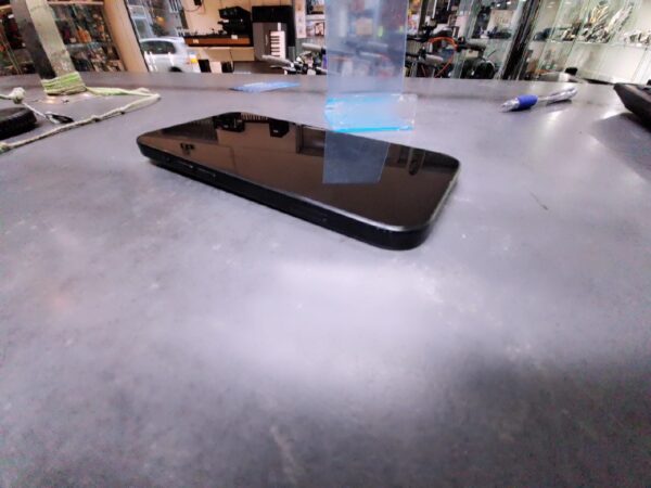 iPhone 15 128GB | Gebrauchsspuren auframme | Display mit kraze  | SimLock: Frei | Zustand: Gut | Farbe: schwarz | Akku: 100% – Bild 5