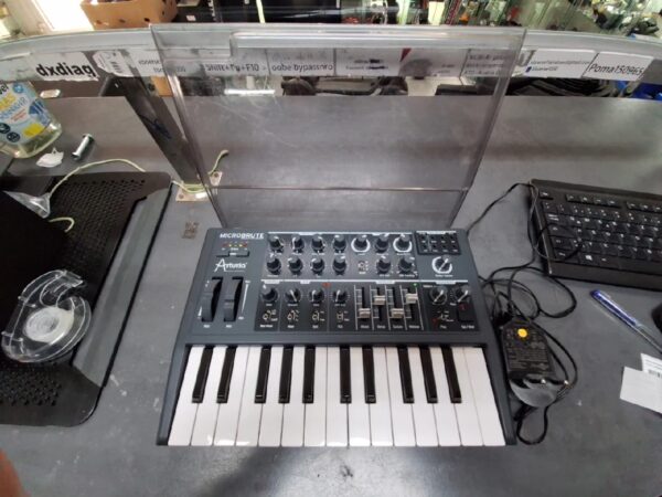 Arturia  Micro Brute | Analog Synthesizer+Decksaver | mit Adapter | Zustand: Sehr Gut – Bild 2