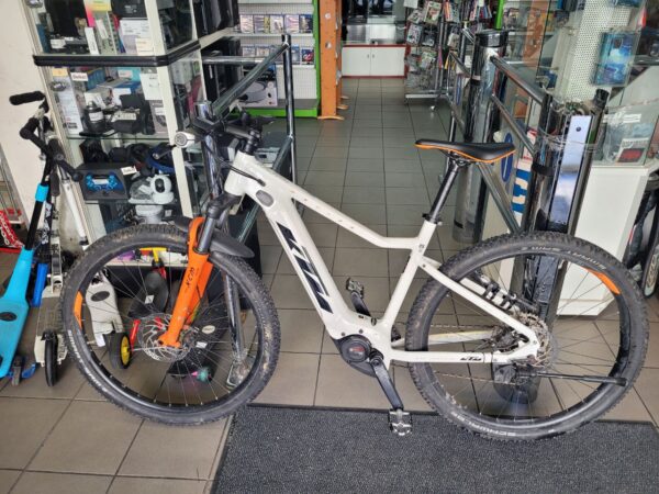 Ktm Macina Race 292 Weiß Orange 2021  | Size: L Stand: 2213 KM  | mit org. Rechnung vom 18.07.2021 – Bild 3